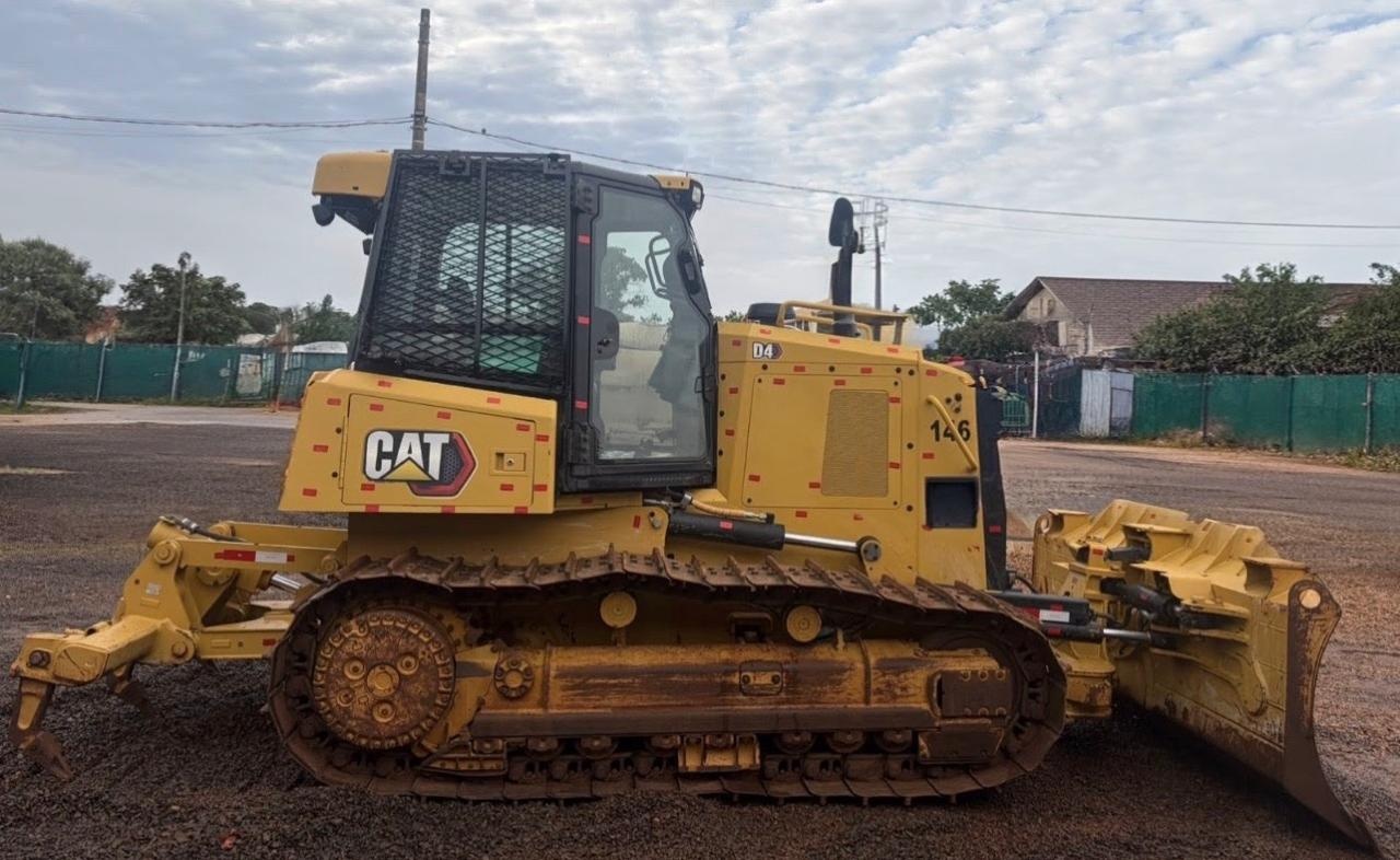 Trator de Esteira Caterpillar D4 ano 2022