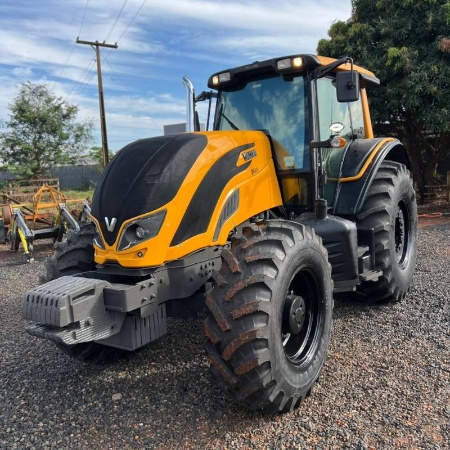 Trator Valtra BH 224 ano 2017