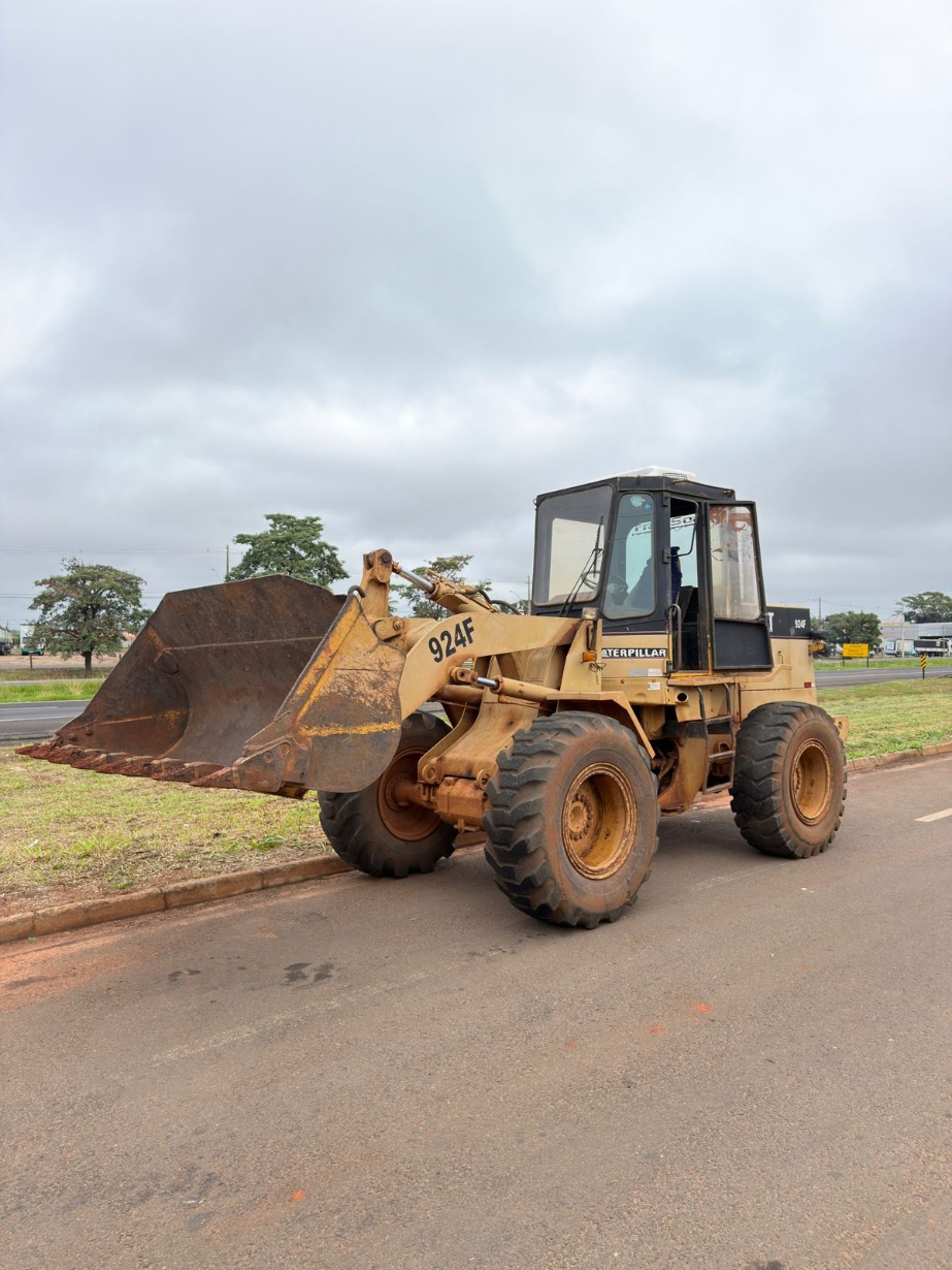 Pá Carregadeira Caterpillar 924F ano 1995