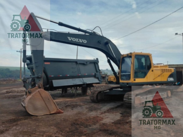 Escavadeira Volvo EC240BLC ano 2011 - EC240BLC - Máquinas de Linha Amarela