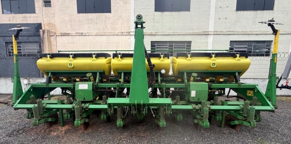 Plantadeira John Deere 1113 ano 2013