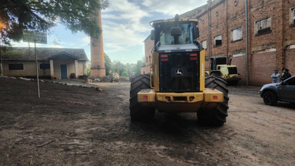 Pá Carregadeira John Deere 624K