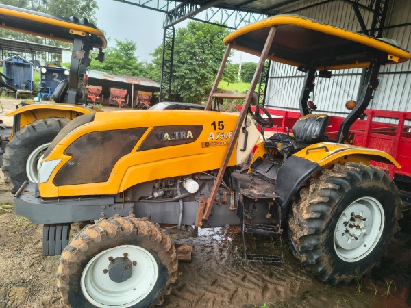 Trator Valtra A750F ano 2015
