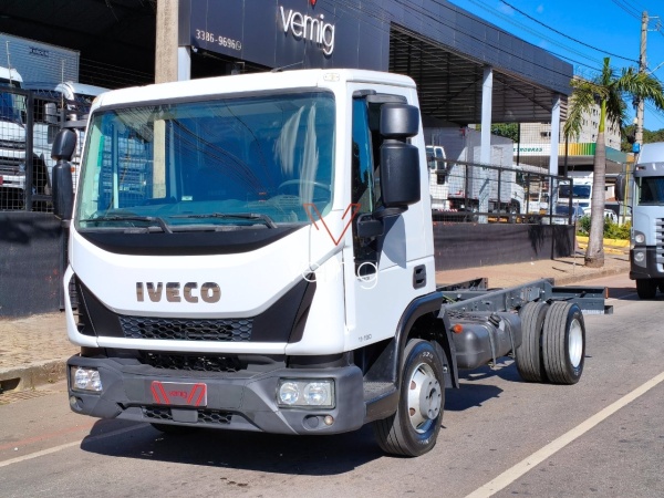 Caminhão Iveco Tector 11.190 ano 2023