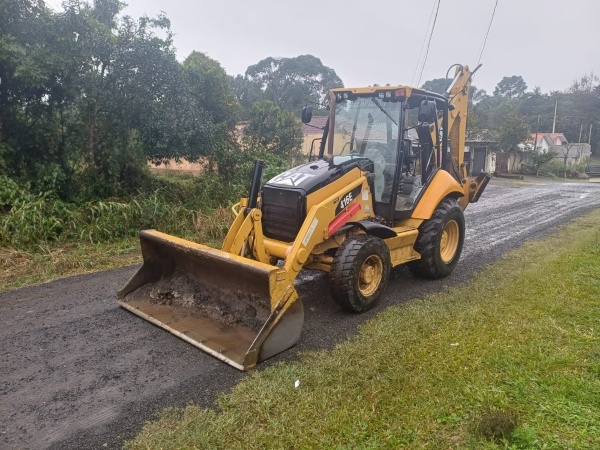 Retroescavadeira Caterpillar 416 E