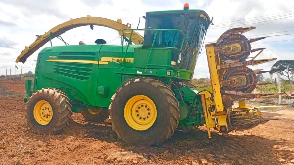 Forrageira Automotriz John Deere 7350 ano 2012