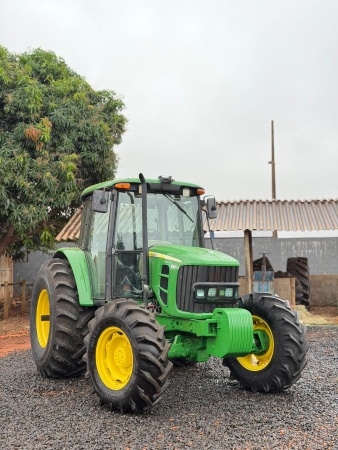 Trator John Deere 6100J ano 2019 - 6100J - Máquinas Agrícolas