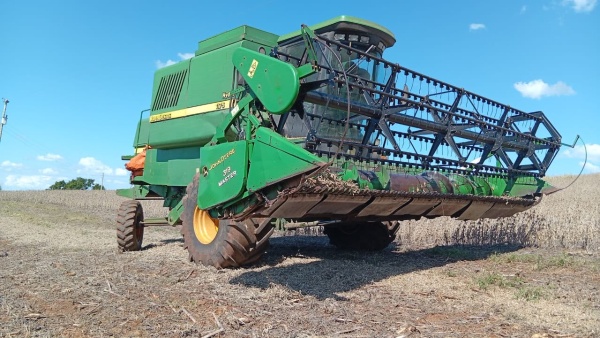Colheitadeira John Deere 1175 ano 2007