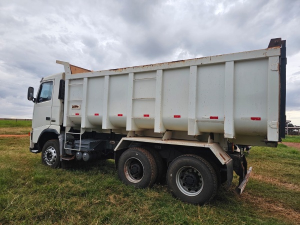 Caminhão Volvo FH 520 ano 2007 - FH 520 - Caminhões e Carretas