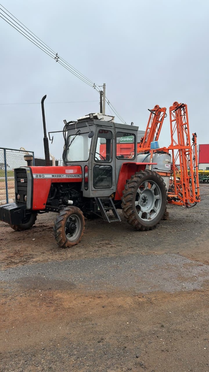 Trator Massey Ferguson MF 290 ano 1985