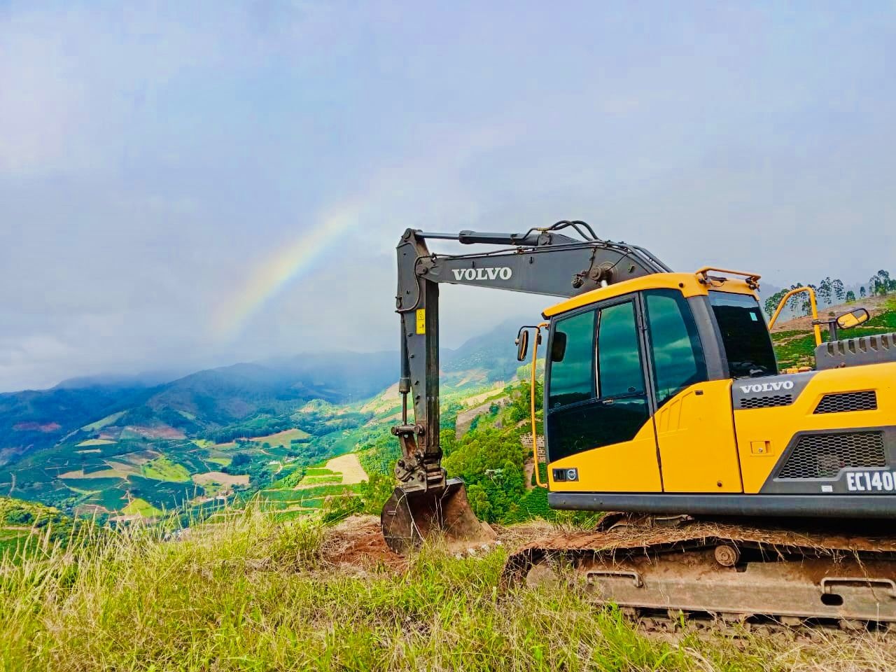 Escavadeira Volvo EC140DL ano 2020