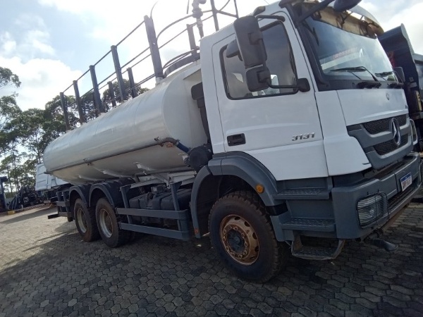 Caminhão Mercedes Benz Axor 3131 ano 2019