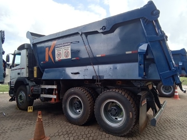 Caminhão Volvo FMX460 ano 2018