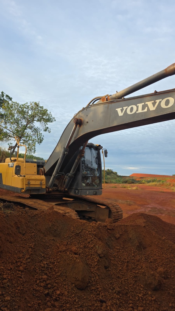 Escavadeira Volvo EC220DL ano 2021