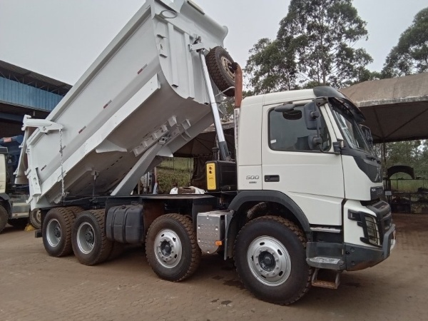 Caminhão Volvo FMX 500 ano 2020