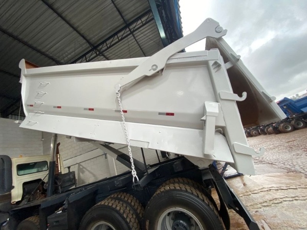 Caminhão Volvo FMX 500 ano 2020