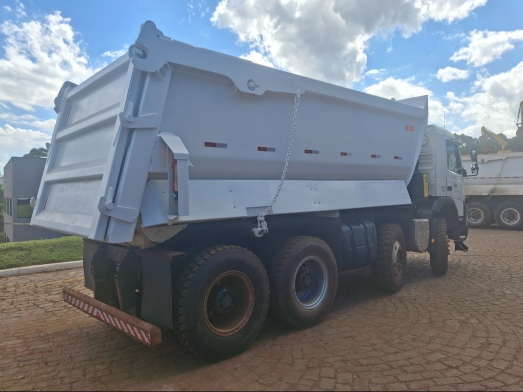 Caminhão Volvo FMX 500 ano 2020