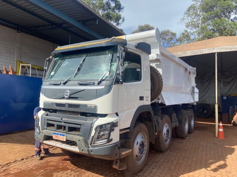 Caminhão Volvo FMX 500 ano 2020