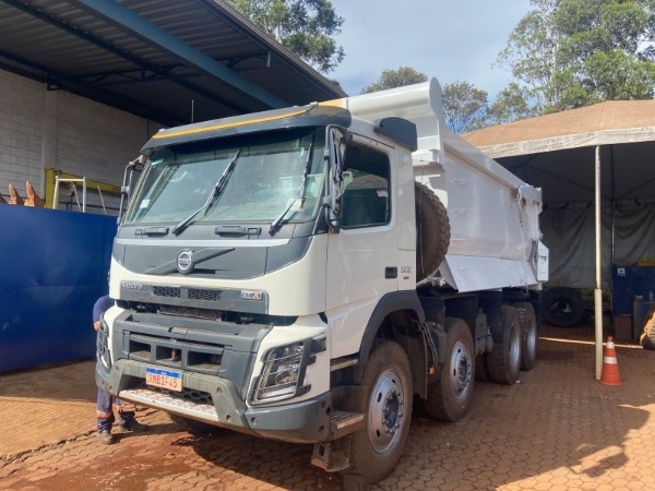 Caminhão Volvo FMX 500 ano 2020