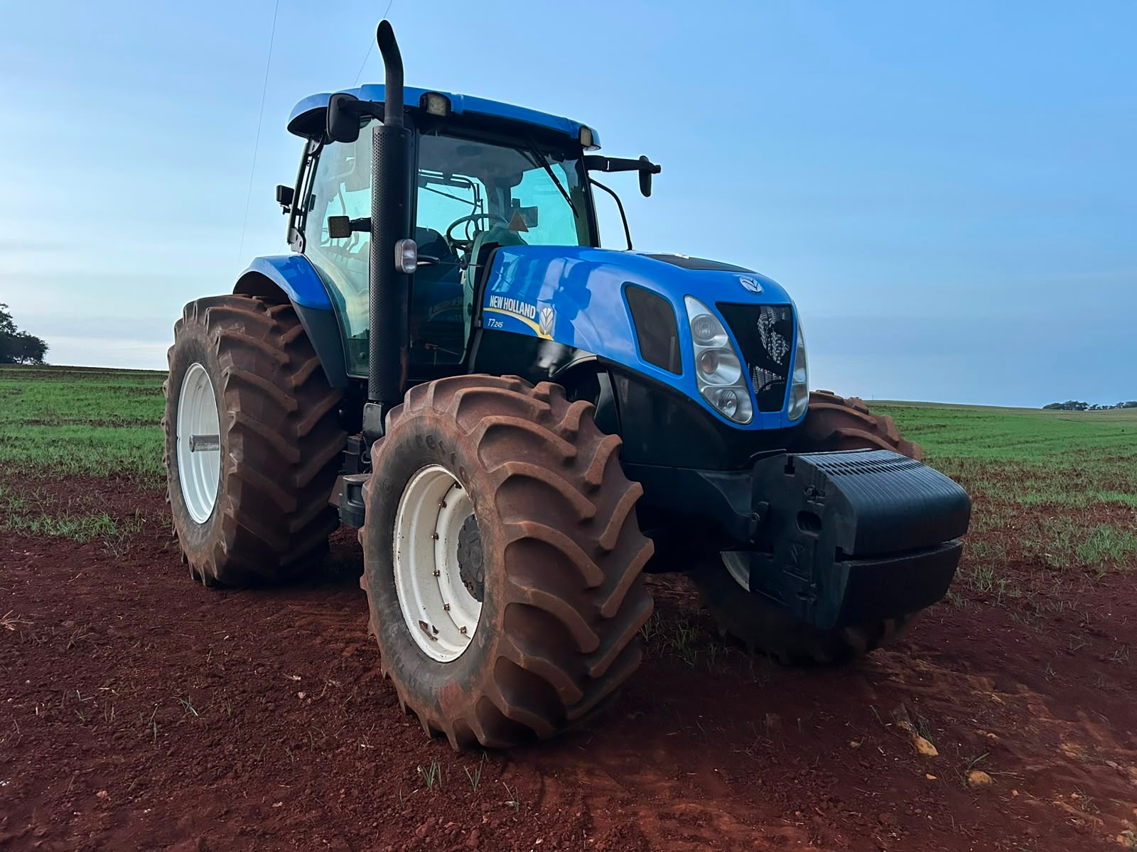 Trator New Holland T7.245 ano 2014