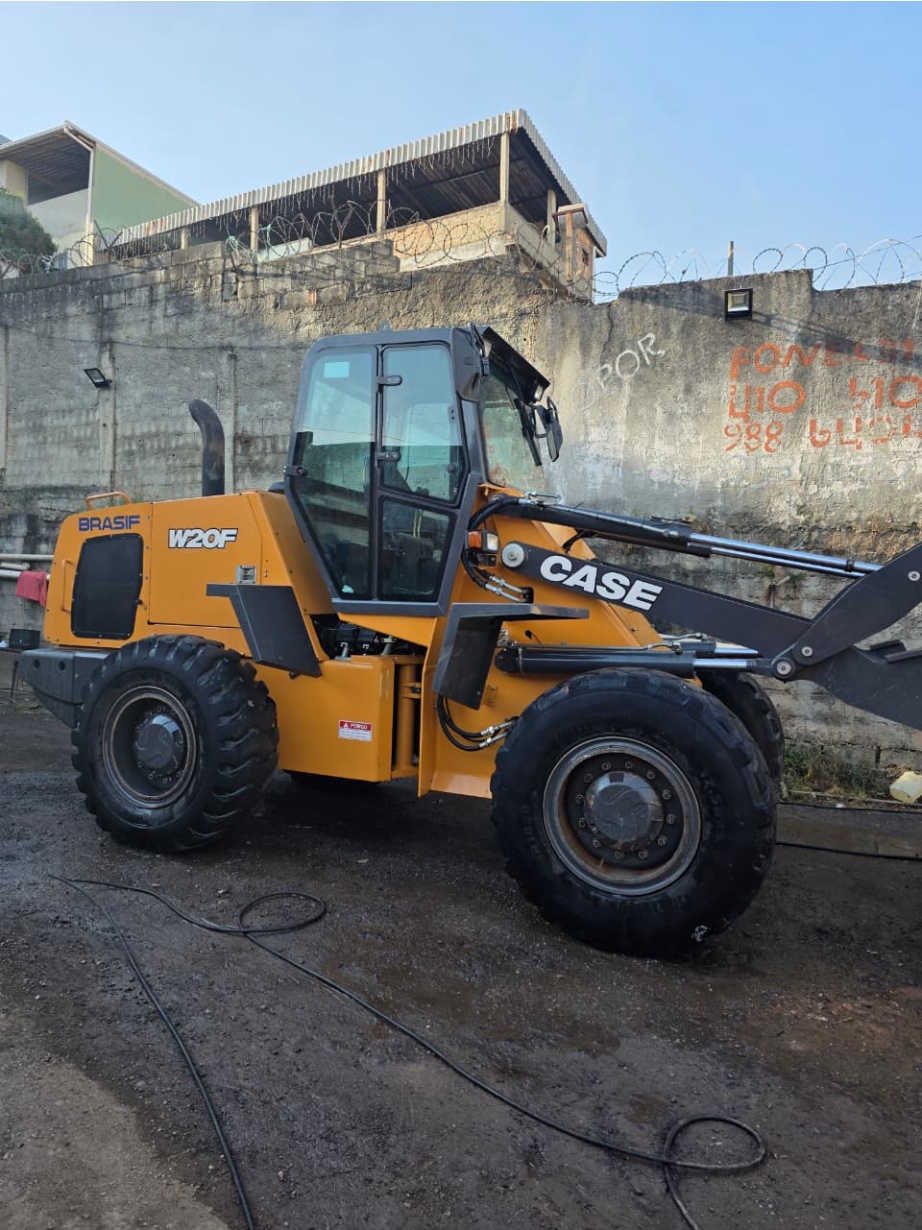 Pá Carregadeira Case W20F ano 2023