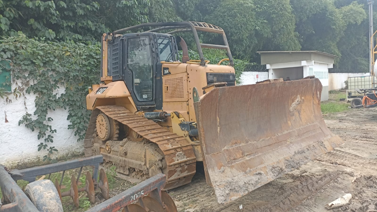 Trator de Esteira Caterpillar D6N XL