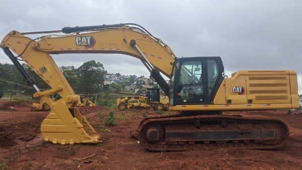 Escavadeira Caterpillar 345 ano 2021