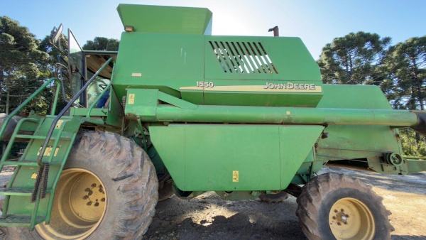 Colheitadeira John Deere 1550 ano 2002 - 1550 - Máquinas Agrícolas