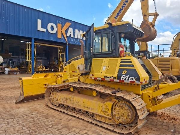 Escavadeira Caterpillar D61PX ano 2020