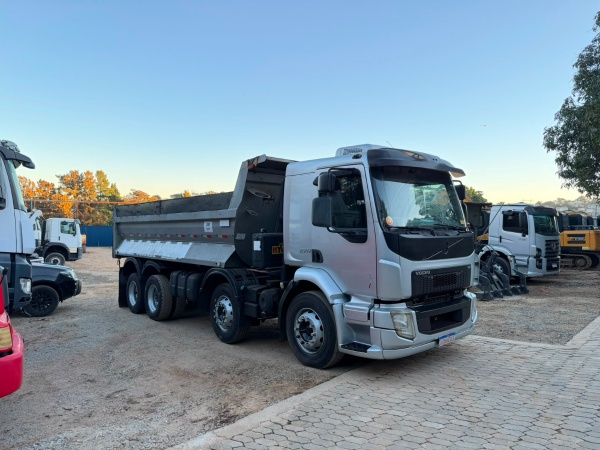 Caminhão Volvo VM 270 ano 2014
