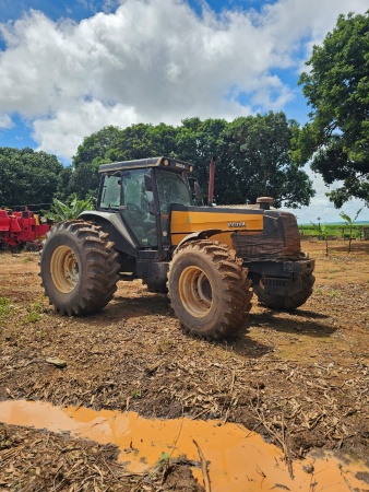 Trator Valtra BH 165 ano 2003