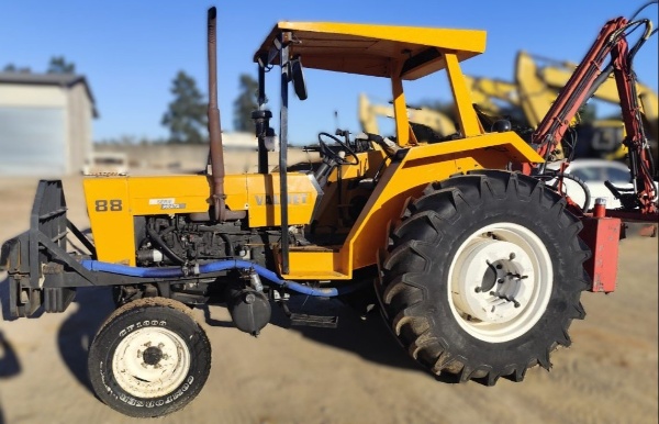 Trator Valmet 88 ano 1985