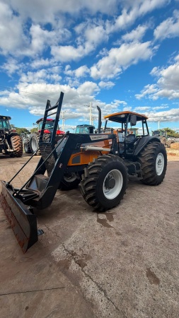 Trator Valtra BH 165 ano 2008