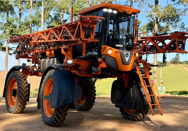 Pulverizador Autopropelido Jacto Uniport 3030 ano 2022