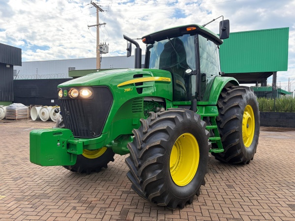 Trator John Deere 7195J ano 2016