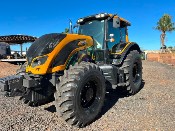 Trator Valtra BH 224 ano 2017