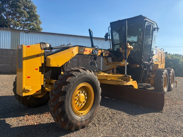 Motoniveladora Caterpillar 120 ano 2020