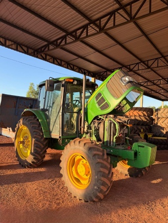 Trator John Deere 6125J ano 2025