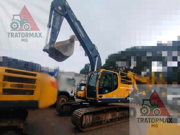 Escavadeira Hyundai R220 ano 2020 - R220 - Máquinas de Linha Amarela