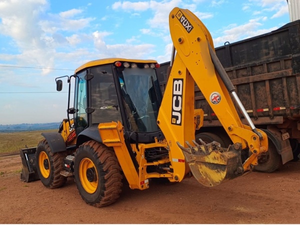 Retroescavadeira JCB 3CX ano 2024 - 3CX - Máquinas de Linha Amarela