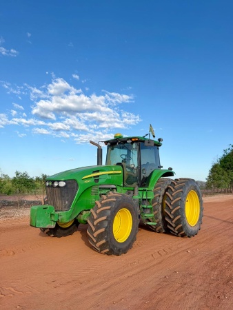 Trator John Deere 7230J ano 2022