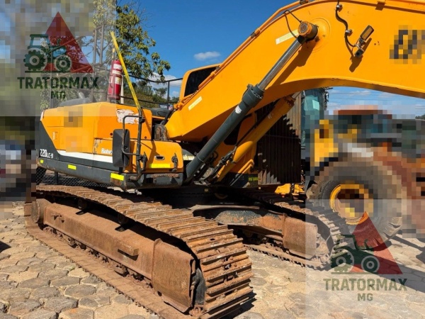 Escavadeira Hyundai R220 ano 2018