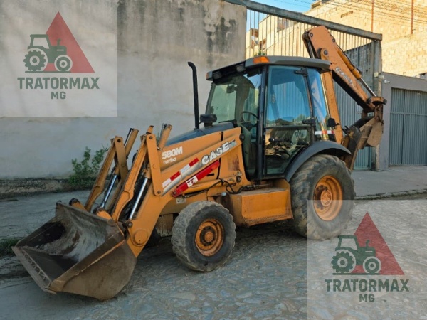 Retroescavadeira Case 580 M ano 2011