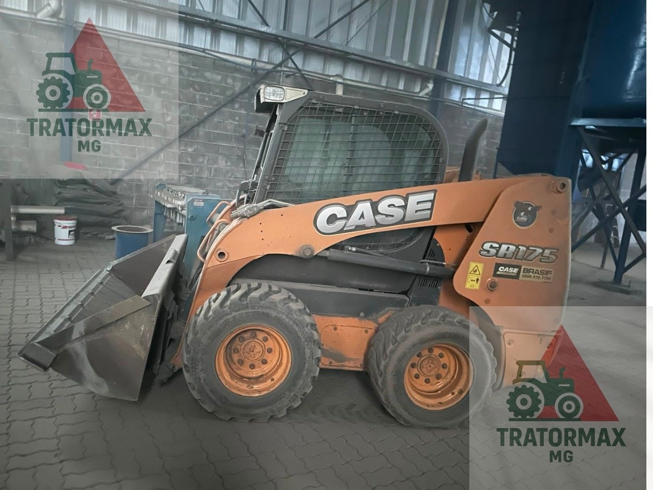 Mini Carregadeira Case SR175 ano 2014