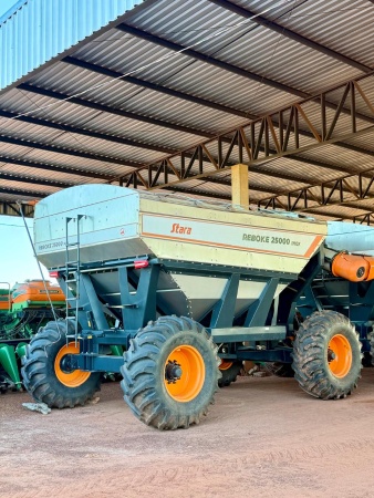 Carreta Graneleira Stara REBOKE 25.000 INOX