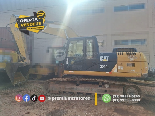 Mini Escavadeira Caterpillar 320D2 ano 2014