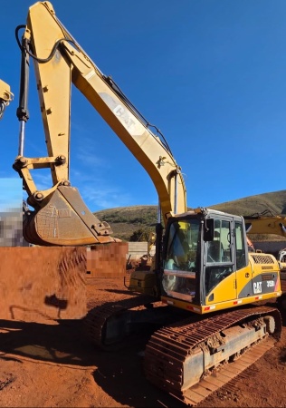 Escavadeira Caterpillar 315DL ano 2009