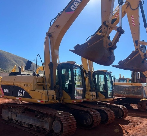 Escavadeira Caterpillar 315DL ano 2009
