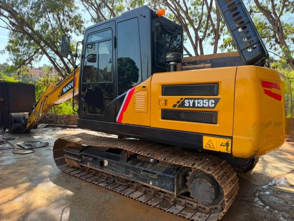 Escavadeira SANY SY135 C ano 2025 - SY135 C - Máquinas de Linha Amarela