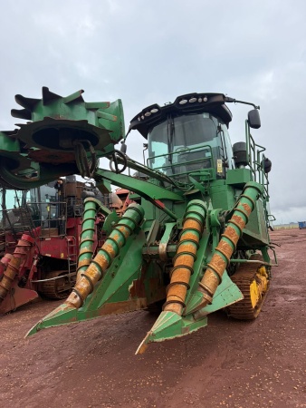 Colheitadeira John Deere CH570 ano 21